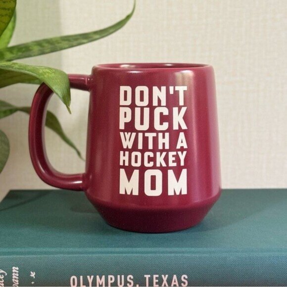 Indigo "Don't Puck With A Hockey Mom" Mug ~ Maroon ~ New - Picture 2 of 6